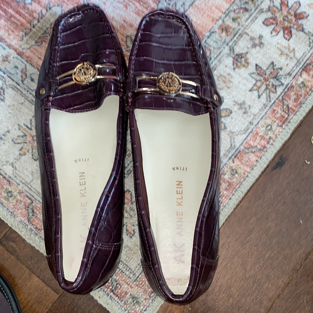 ANNE KLEIN AKOKEY LOAFER
